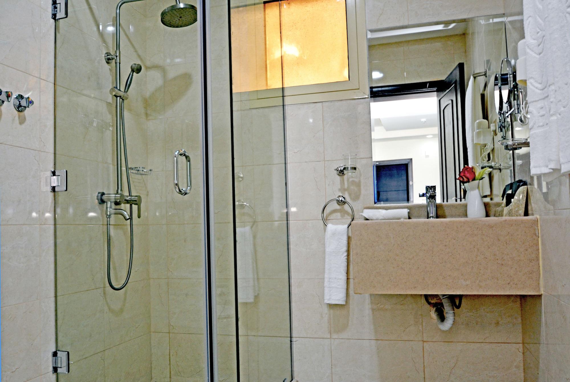 Golden Bujari Alulaya Hotel Ал Хубар Екстериор снимка