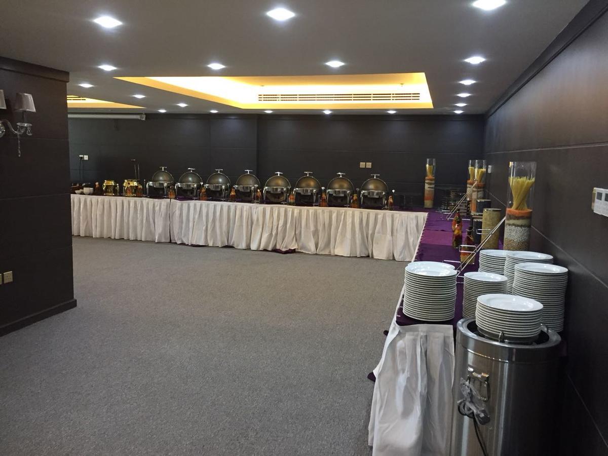 Golden Bujari Alulaya Hotel Ал Хубар Екстериор снимка