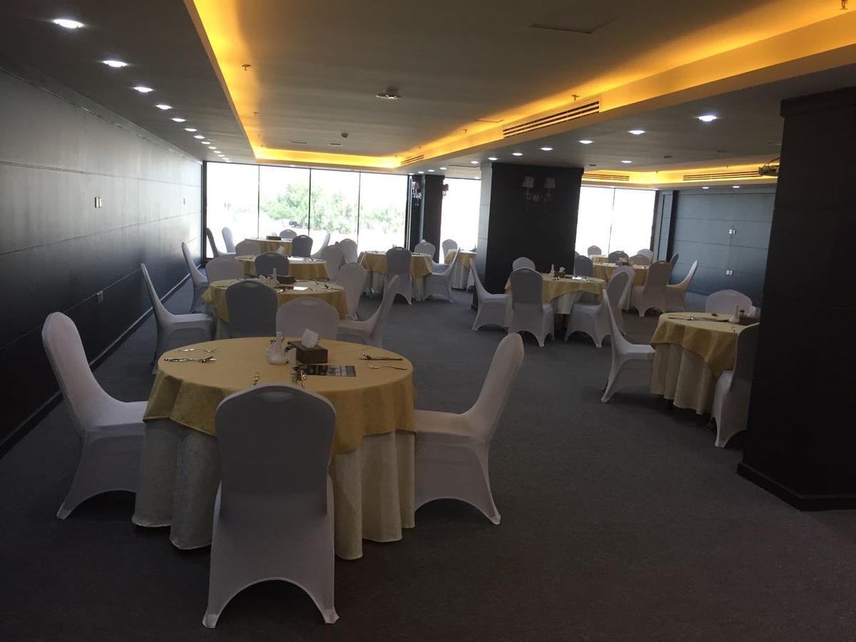 Golden Bujari Alulaya Hotel Ал Хубар Екстериор снимка