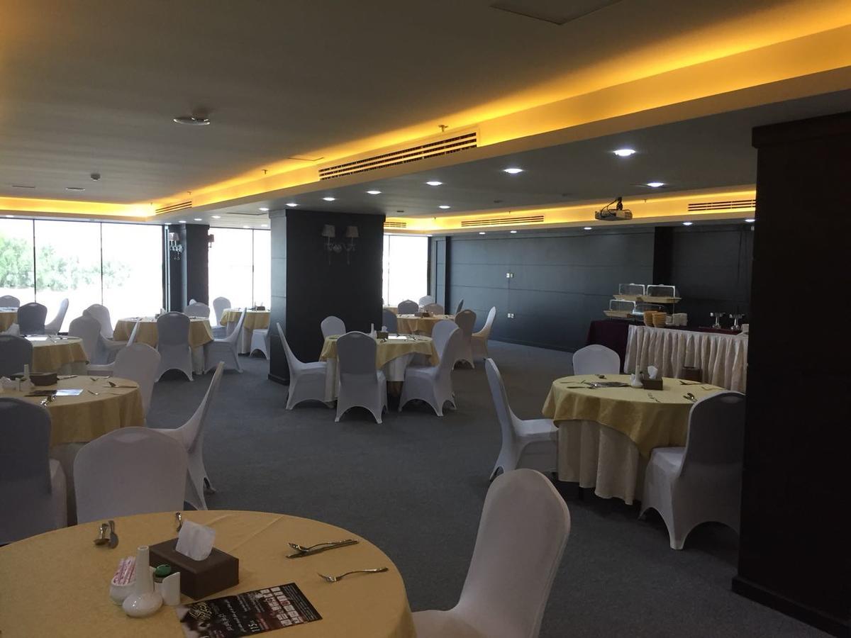 Golden Bujari Alulaya Hotel Ал Хубар Екстериор снимка